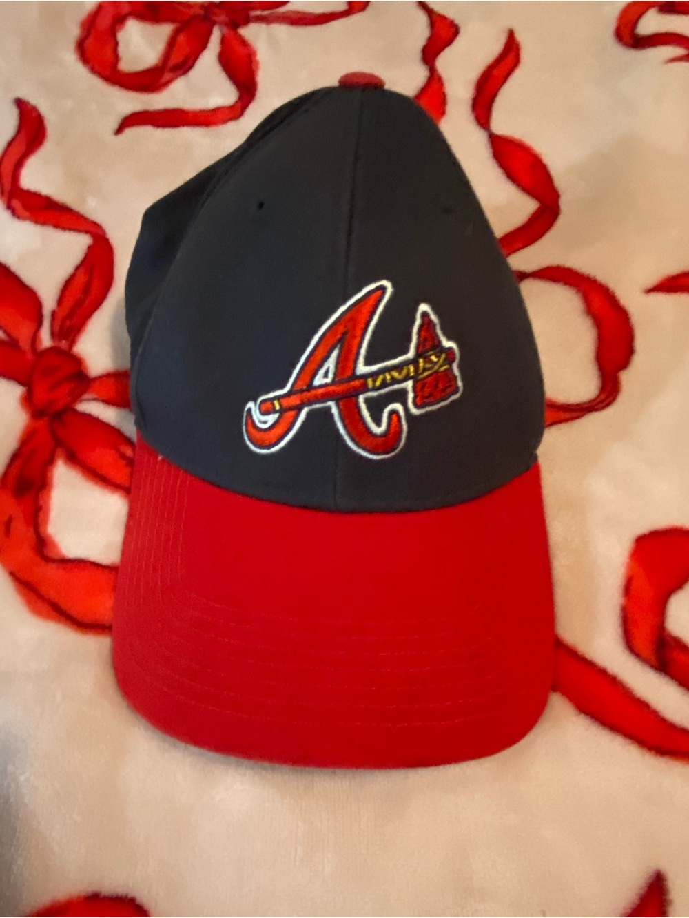 Genuine Merchandise Atlanta Braves Youth Black & Red Two-Tone Baseball Cap
